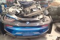 SIêu xe tiền tỷ BMW i8 nát bét, “vứt xó” tại Hà Nội